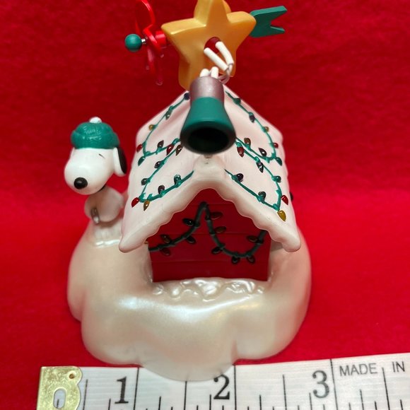 Snoopy's Decorated Dog House Hallmark Ornament. - Picture 5 of 8